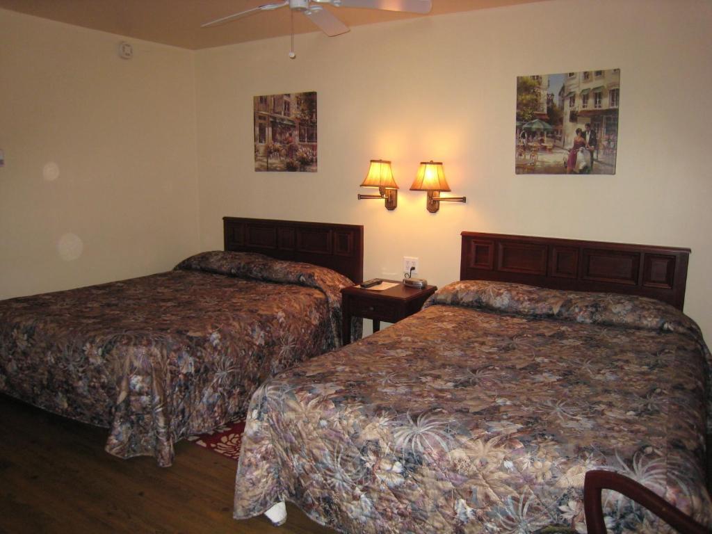 Johnny'S Motel Grand Forks Ruang foto