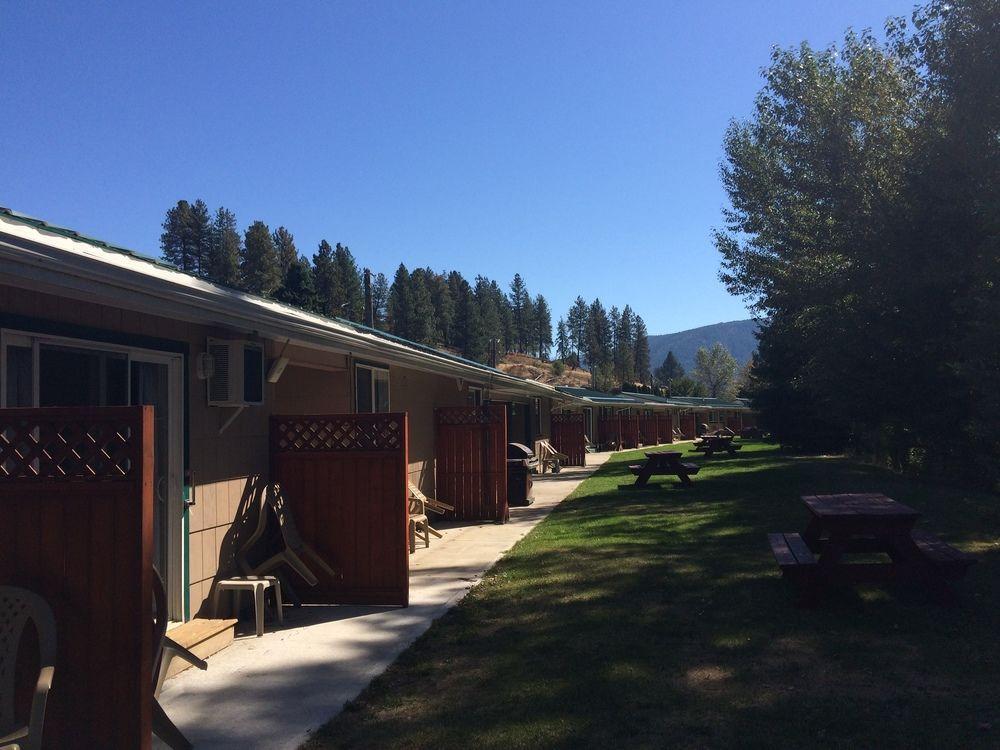 Johnny'S Motel Grand Forks Bagian luar foto