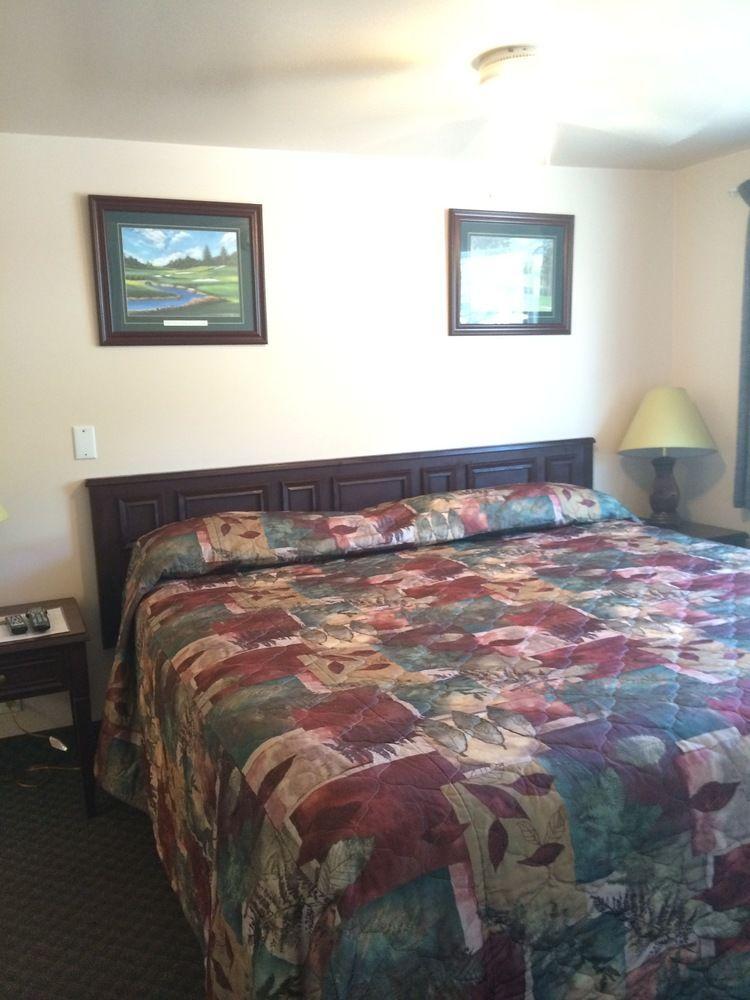 Johnny'S Motel Grand Forks Bagian luar foto